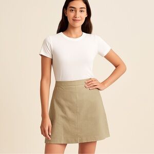 Banana Republic A-line Skirt - Size 10 - Classic & Versatile
